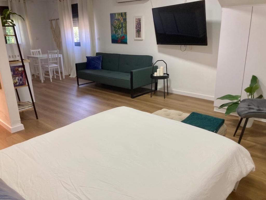 Apartmán Shamaka'S Kefar Hananya Exteriér fotografie